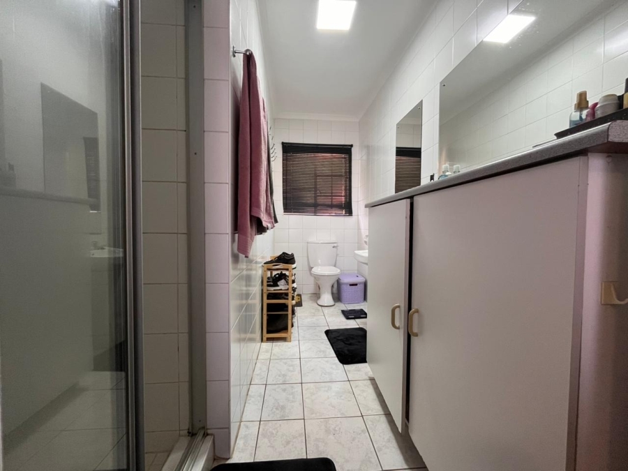 2 Bedroom Property for Sale in Safari Gardens North West